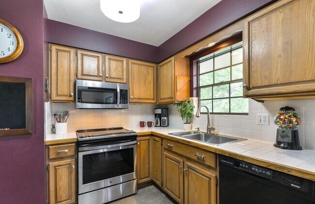 Building Photo - Beautiful 4 Bedroom Home in Midtown Fort Collins!