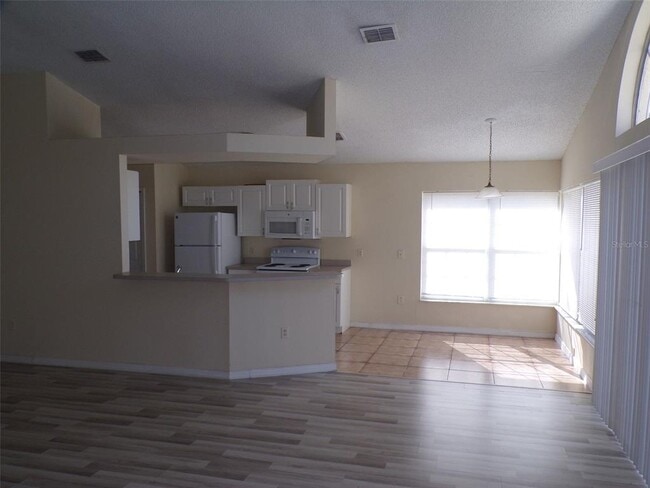 Building Photo - 2563 Davenport Cir