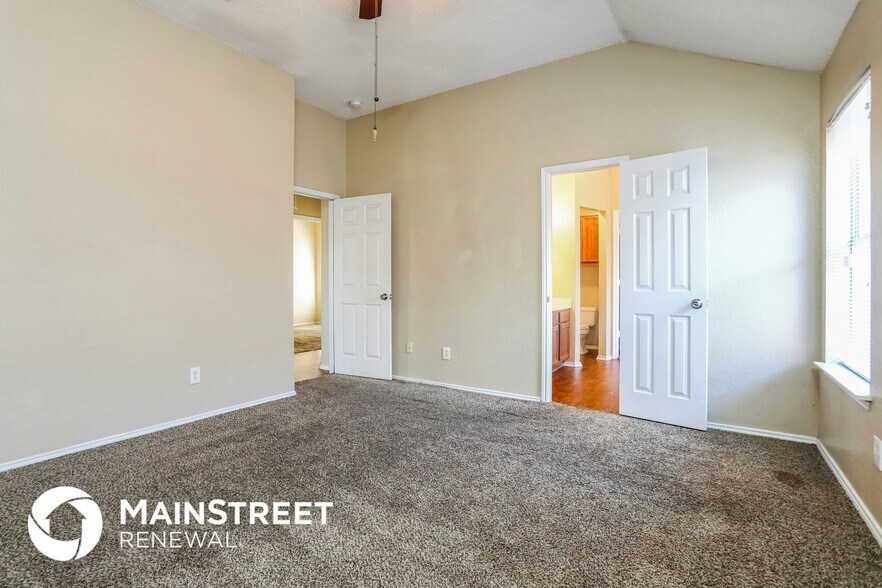 Building Photo - 1017 Glencrest Dr