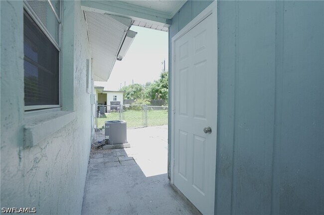 Building Photo - 1193 S Alhambra Cir