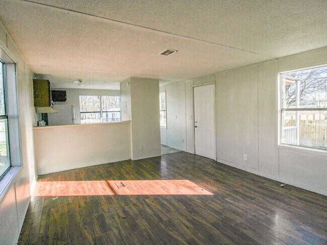 Building Photo - Great Location in Pulaski, TN