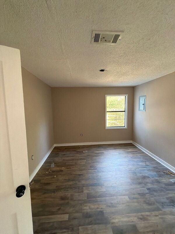 Building Photo - 267 Woody Dr