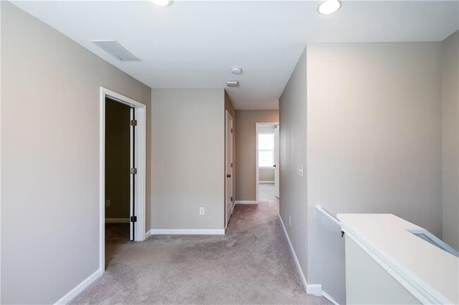 Building Photo - 2088 Nuthatch Dr