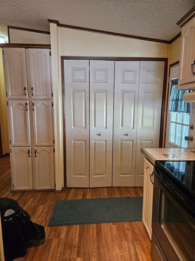 Building Photo - 2 bedroom 2 bath home int the beautiful La...