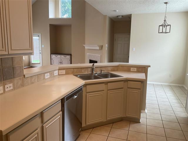 Building Photo - 7163 Bramblebush Dr