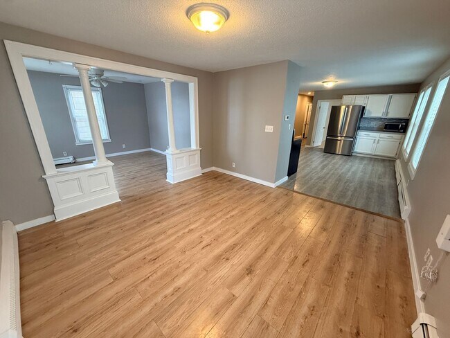 Primary Photo - 100 Green St