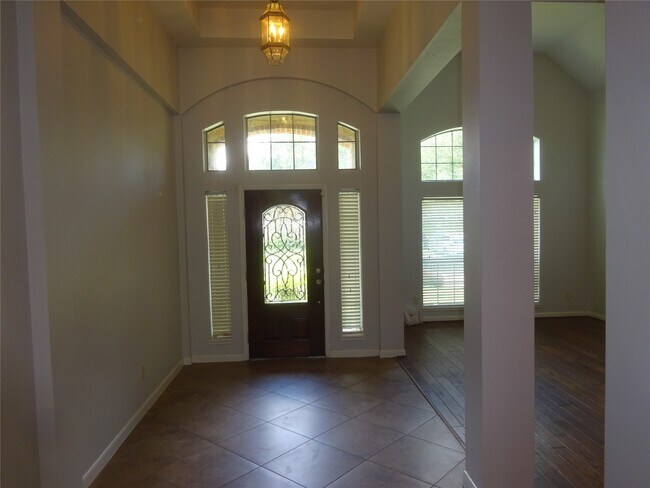 Building Photo - 13502 Redwood Shores Dr