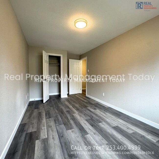 Building Photo - Newly Remodeled Apartment In Olympia!