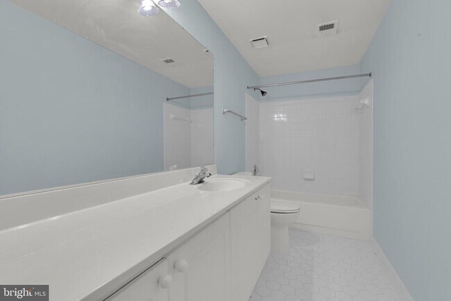 Building Photo - 13072 Autumn Willow Dr