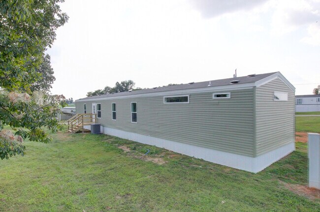 Building Photo - 295 Seays Rd