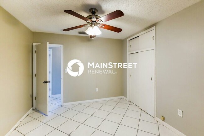 Building Photo - 4 Bedroom Pet-Friendly Home in Homestead, FL with Main Street Renewal