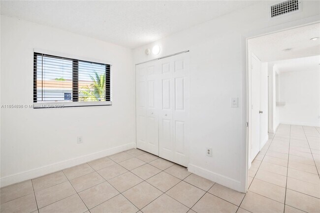 Building Photo - 11098 SW 107th St
