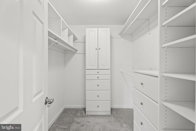 Building Photo - 6321 Higham Dr