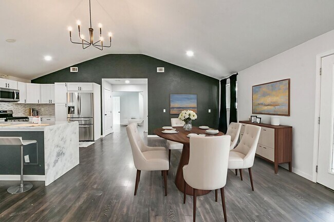 Building Photo - 6002 Greenmont Dr