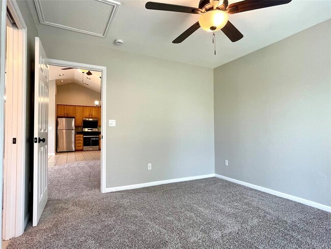 Building Photo - 1207 W N Loop Blvd