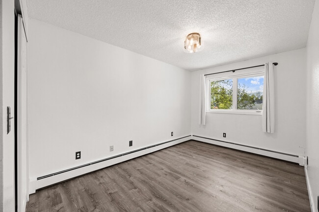Building Photo - 1611 Madison Dr