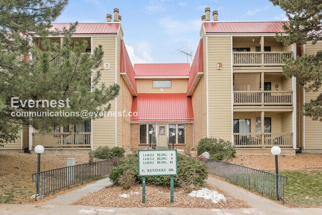 Building Photo - 1 Bed, 1 Bath Condo with Off-Street Parking / Available Soon!