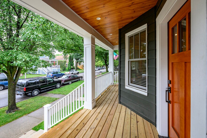 Building Photo - 2524 N Lawndale Ave