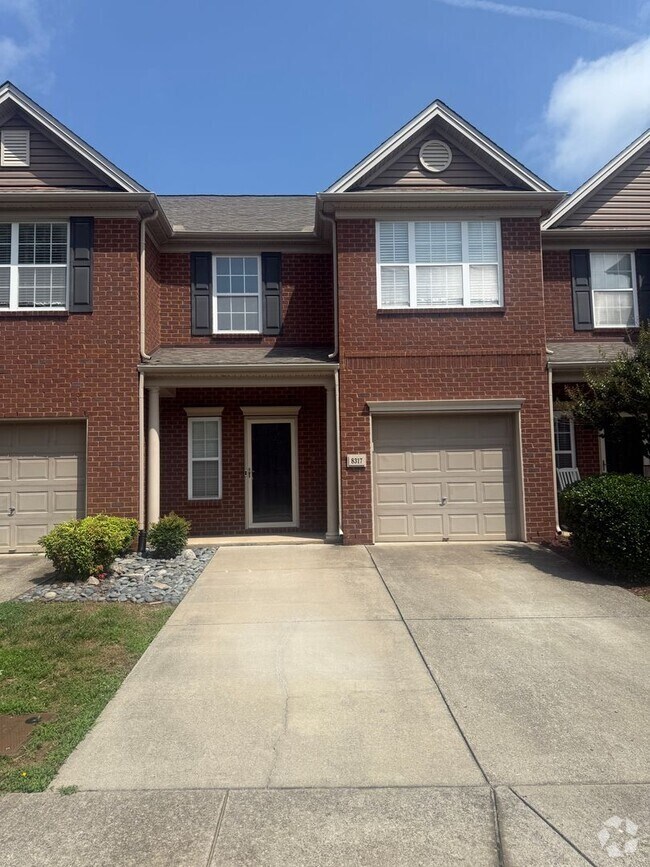 Building Photo - 3BR/2.5BA Townhome in Prime Location