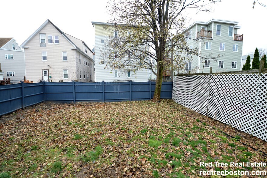 Building Photo - 6 Otis St