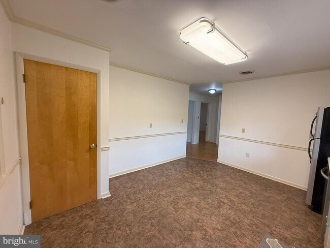 Building Photo - 5110 Woodbine Rd