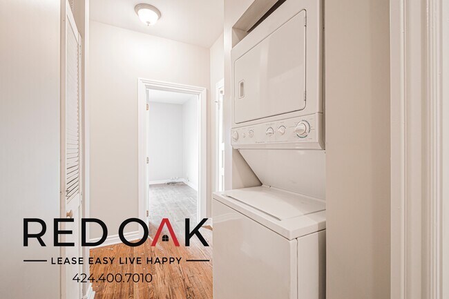 Building Photo - 109 S Sycamore Ave