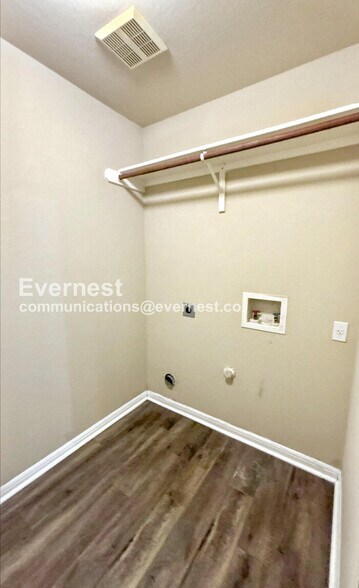 Building Photo - 1208 Willowbrook Dr