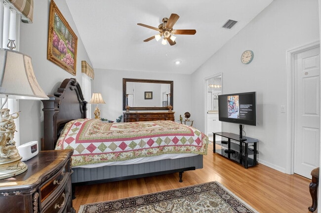 Building Photo - 7470 Chorale Rd