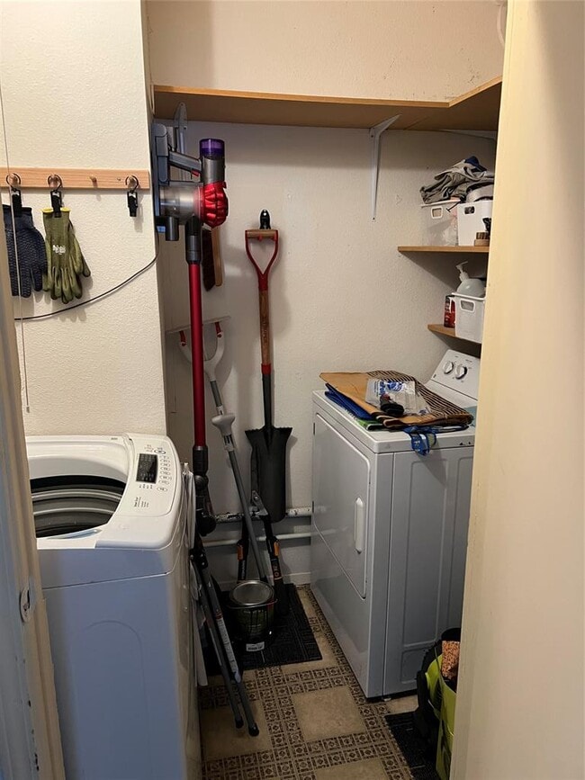 Building Photo - 5112 Martin Ave