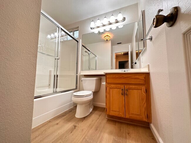 Building Photo - 4976 Mesa Ridge Dr