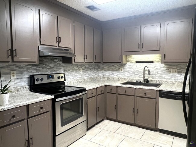 Building Photo - 108 Turtle Dove Ct