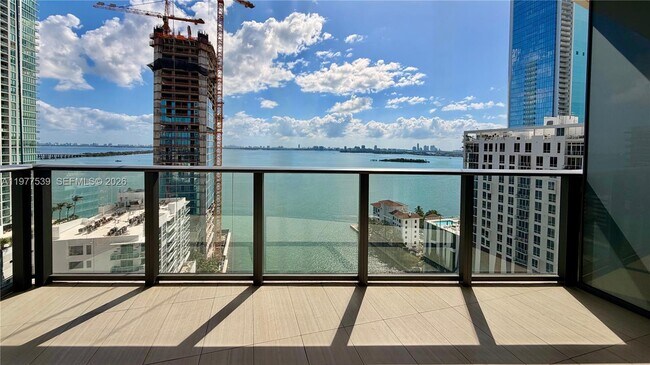 Building Photo - 460 NE 28th St