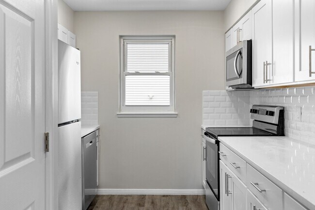 Building Photo - Rosol Court