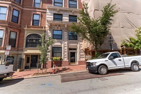 Building Photo - 48 Beacon St