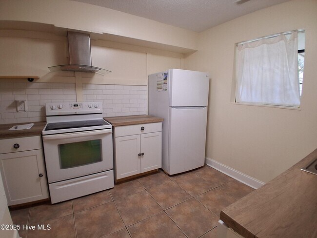 Building Photo - 67 Quarterdeck