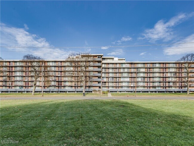 Building Photo - 2331 E Market St