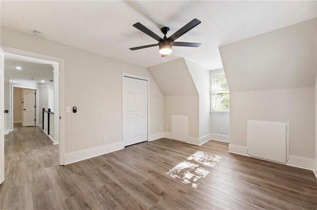 Building Photo - 330 Summerlin Dr
