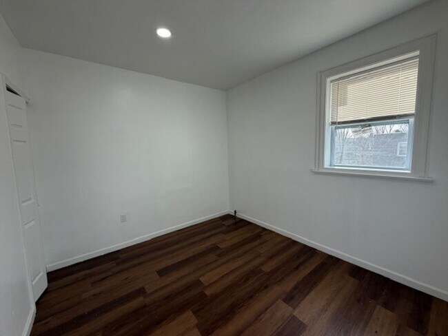 Building Photo - 3956 Pennsylvania Ave