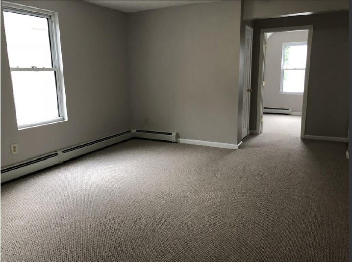 Unit#2 living room - 21 Middlesex Park