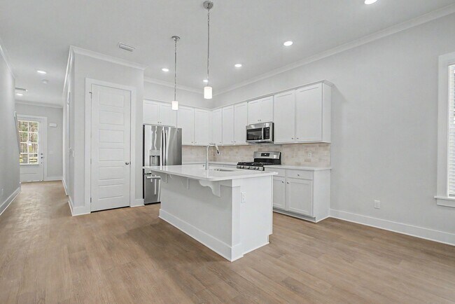 Building Photo - 4065 Four Oaks Blvd