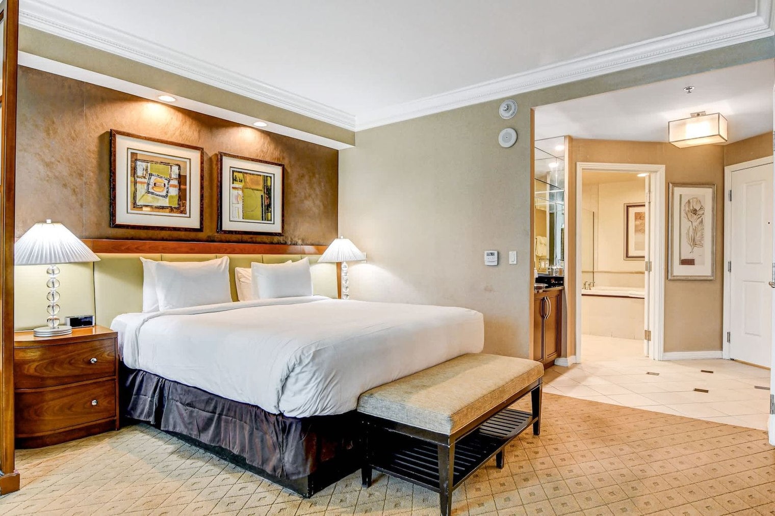 Building Photo - 135 E Harmon Ave