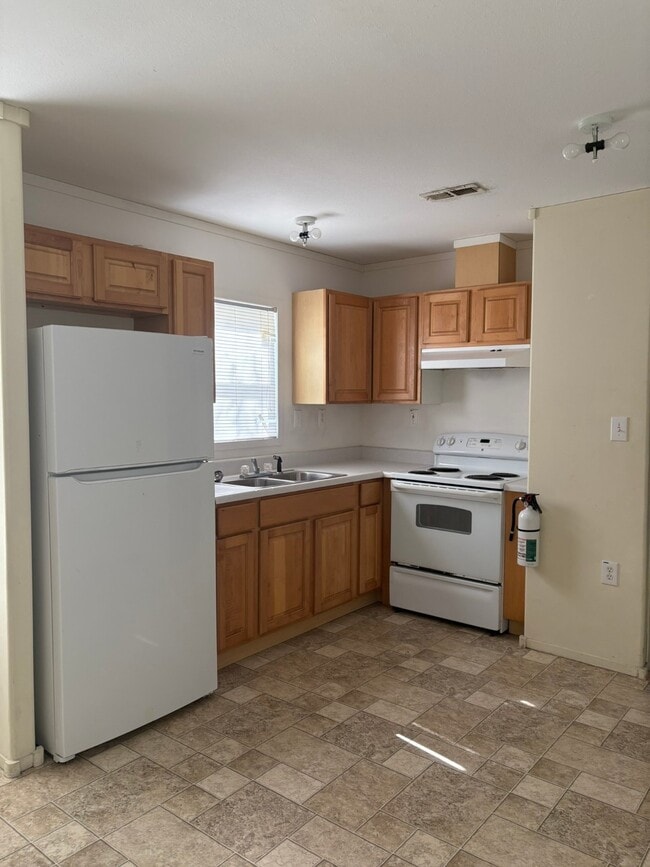 Building Photo - 17025 Wellborn Rd