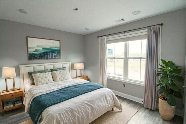 Building Photo - 5007 Cypress Lake Rd