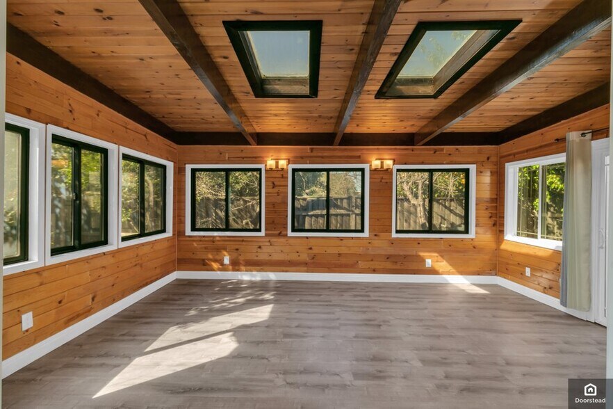 Building Photo - 402 Marylinn Dr
