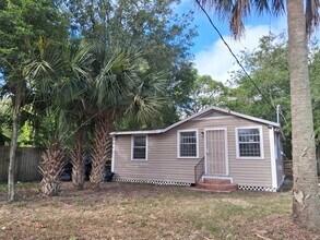 Building Photo - 2904 Moncrief Rd