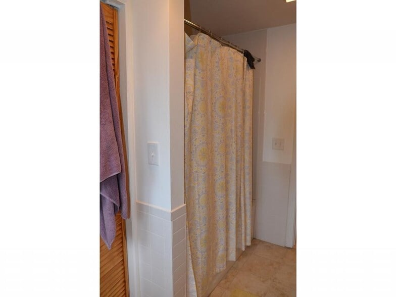 Building Photo - 58 Beech