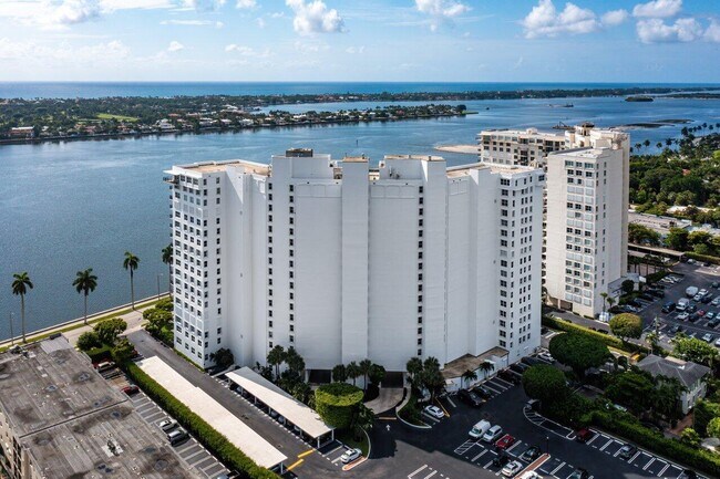 Building Photo - 1701 S Flagler Dr
