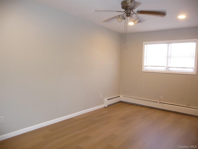 Building Photo - 91 Sarah Ln