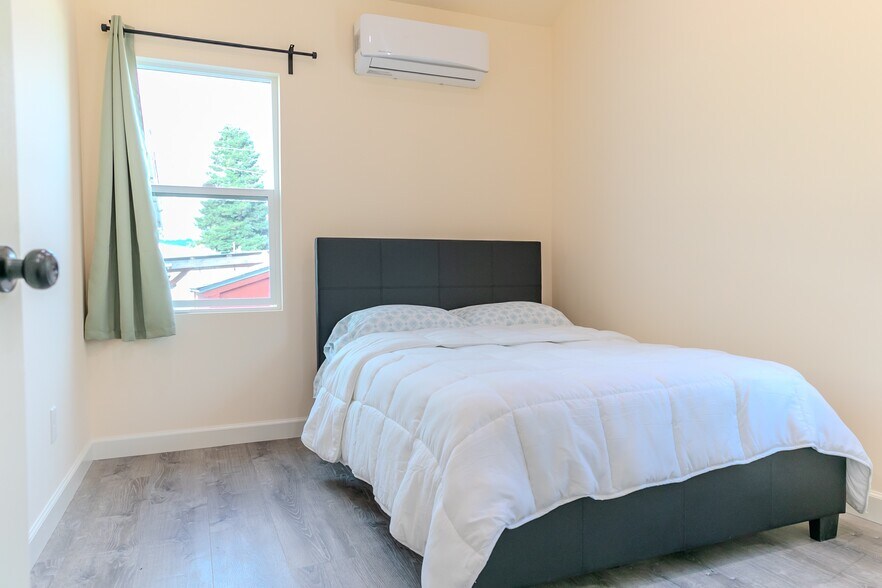 Building Photo - 1009 Arlington Ave