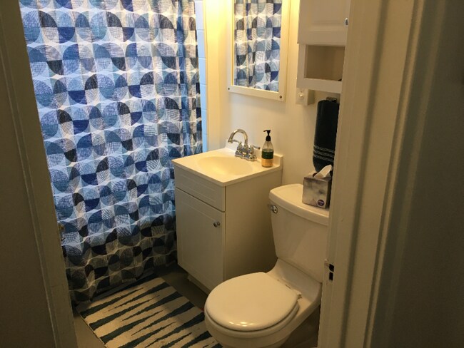 Building Photo - 908 Ashland Ave